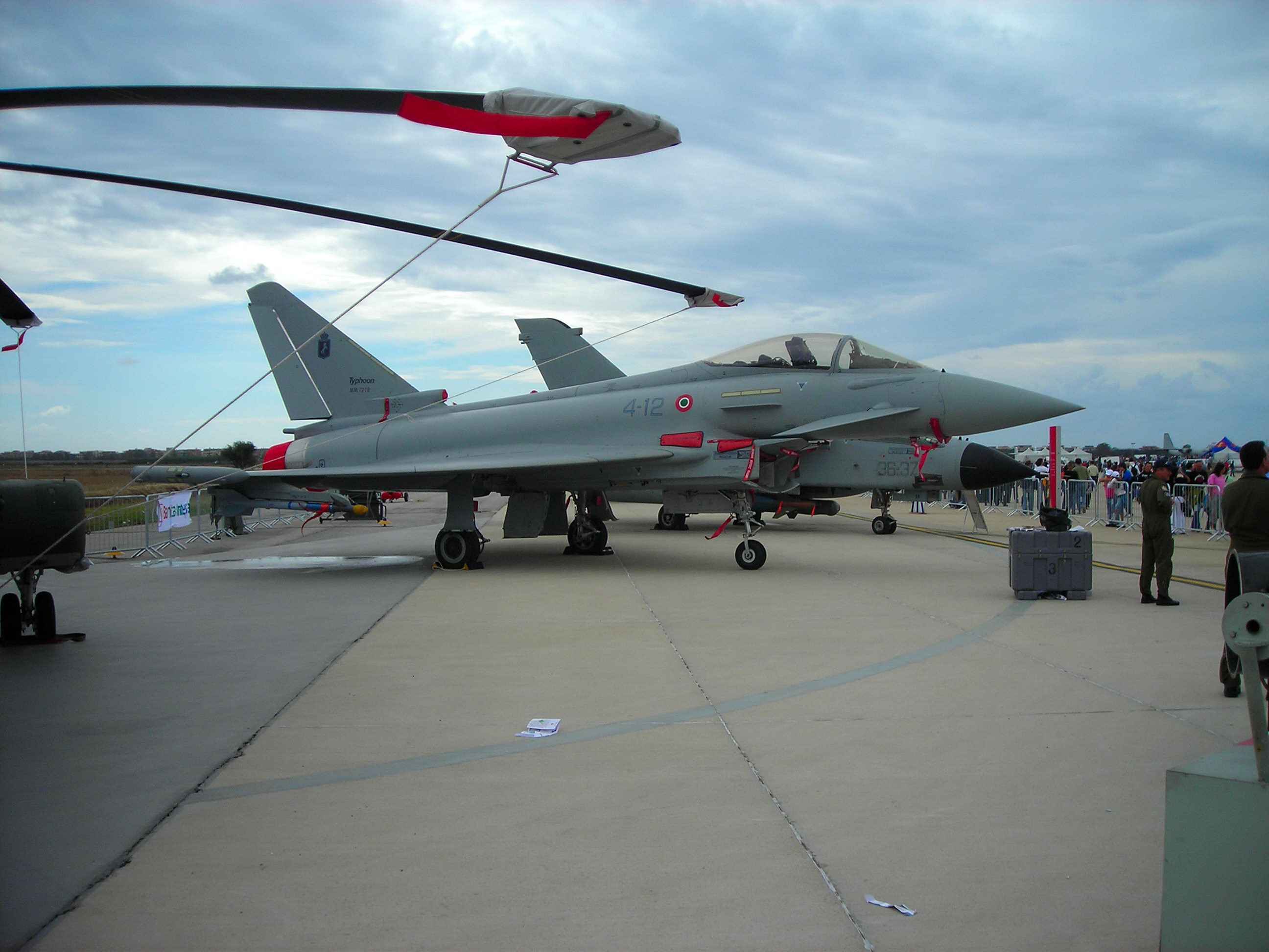 İtalyan Hava Kuvvetleri'ne ait bir Eurofighter Typhoon'un arşiv fotoğrafı (2006, Wikimedia Commons) — Şiauliai'de konuşl