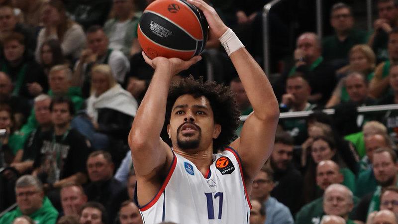 Litvanya'da Žalgiris - Anadolu Efes maçında Efes 12 sayı öne geçti, Žalgiris farkı 3'e indirdi, sonra öyle bir