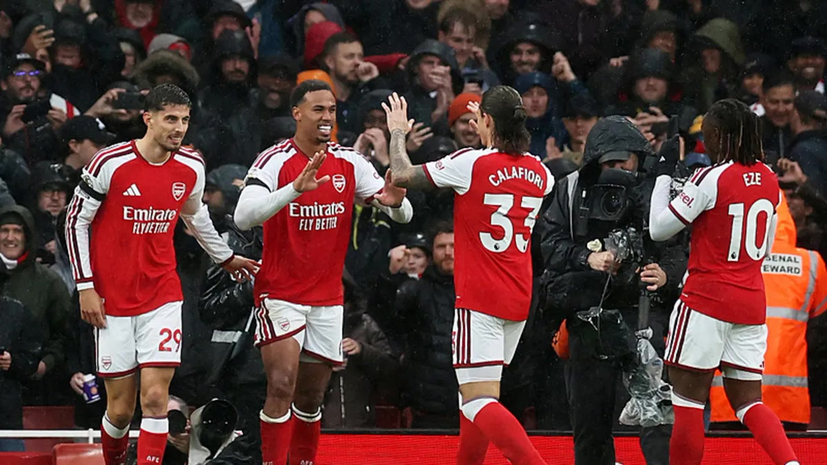 Londra'da Arsenal - Everton maçında Ezri Konsa 7. dakikada vurdu, Declan Rice neden oyundan çıktı?