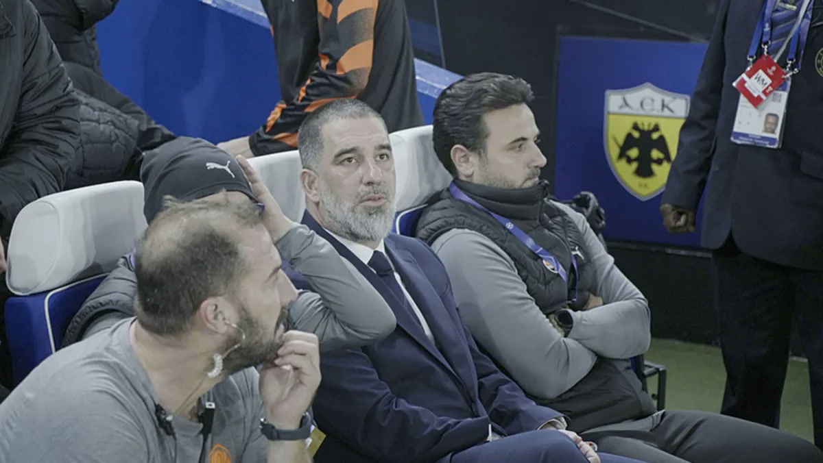 Londra'da Arda Turan, 12 yıl önce gol attığı Stamford Bridge'te Shaktar Donetsk - AEK maçında öyle bir ilke im