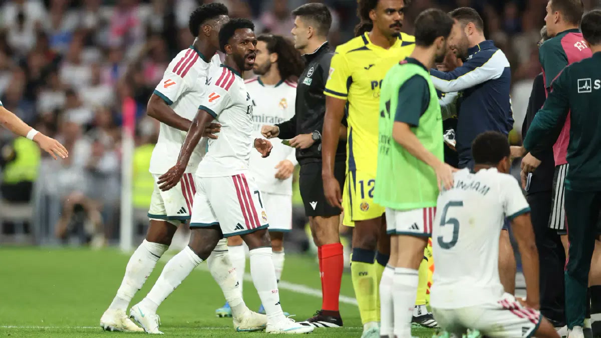 Madrid'de Real Madrid - Villarreal maçı karıştı: Vinicius Júnior rakibine bunu yapıp kırmızı gördü, Mourinho b