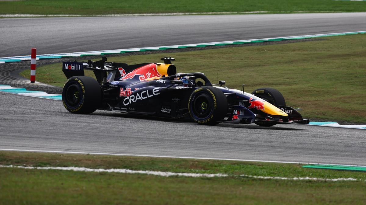 Malezya'da Bahreyn GP: Verstappen pole'de, Hamilton 0.298 saniye geride, üçüncü sıradaki isim ise