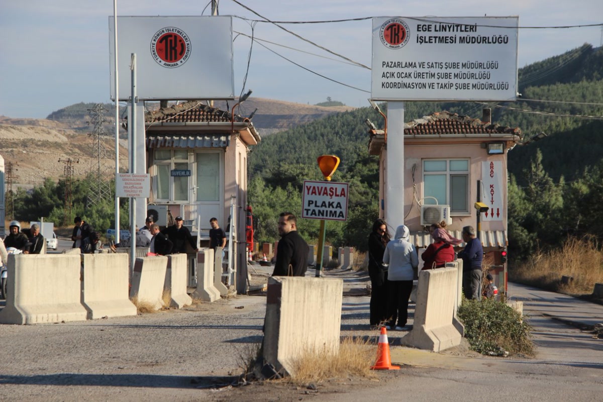 Manisa Soma'da maden göçüğü: genel müdür dahil 9 gözaltı, toprak altında kalan 7 işçiden yalnızca ikisi