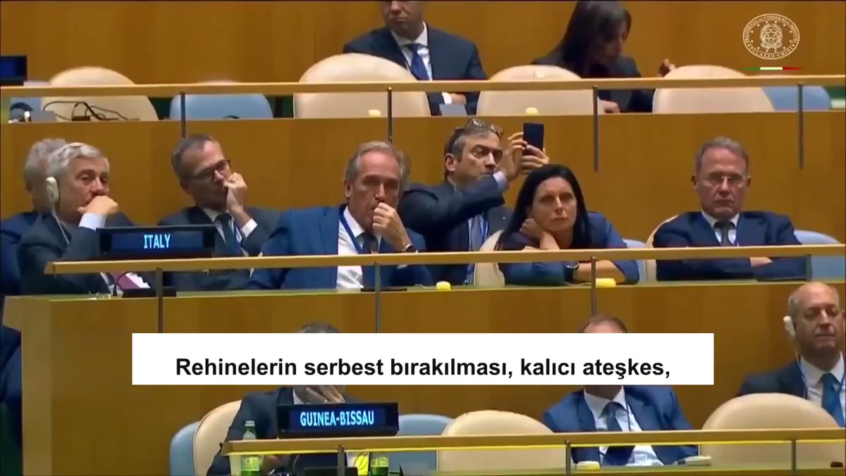 BM Genel Kurulu salonunda İtalya heyeti Meloni'yi dinlerken