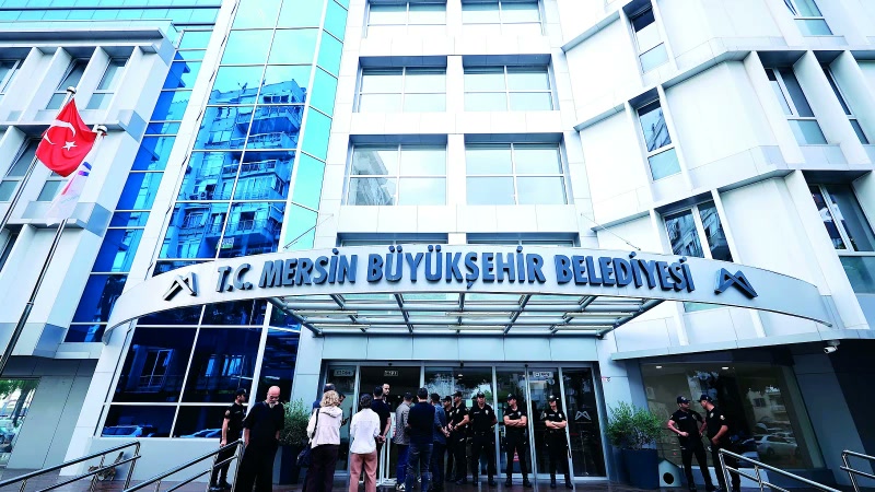 Mersin'de Vahap Seçer'in gözaltına alındığı yolsuzluk soruşturmasında dosyadan öyle bir rakam çıktı ki