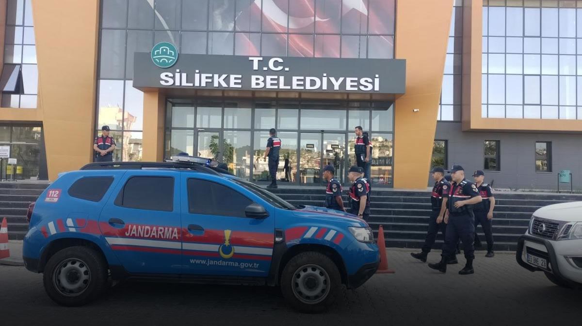 Mersin'de Silifke Belediyesi'ne ikinci dalga: İki başkan yardımcısı dahil 7 kişi hâkim karşısına çıktı, kimler