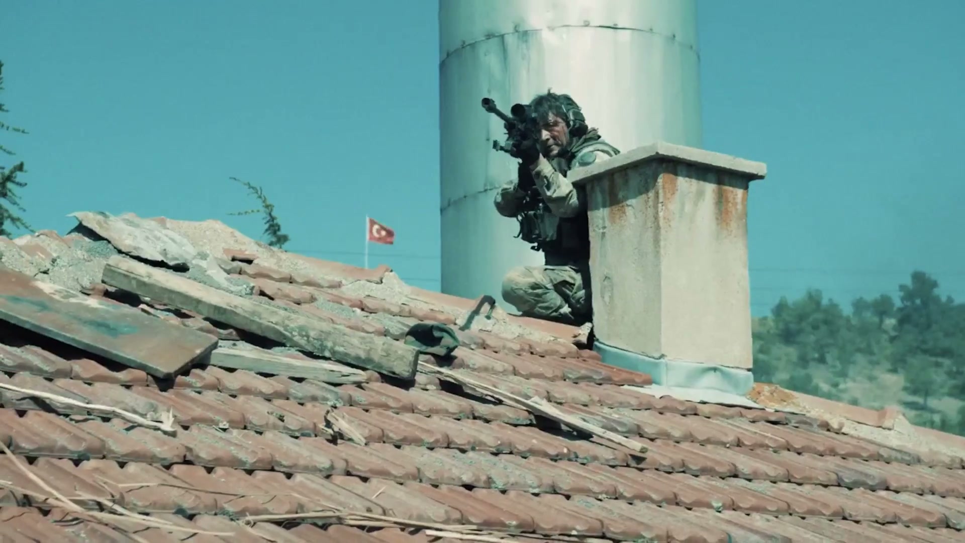Çatıda mevzi: tanıtım filminden
