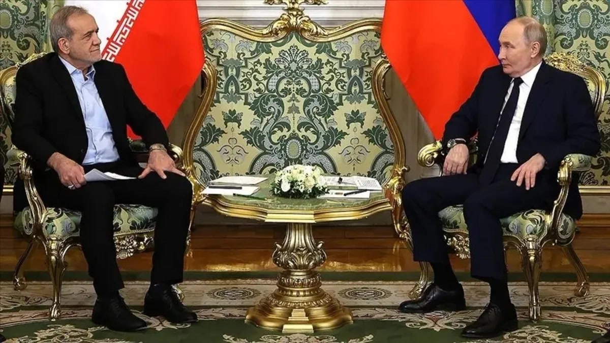 Moskova'da Pezeşkiyan Putin görüşmesi: İran Cumhurbaşkanı ABD'ye hangi lafı çaktı?