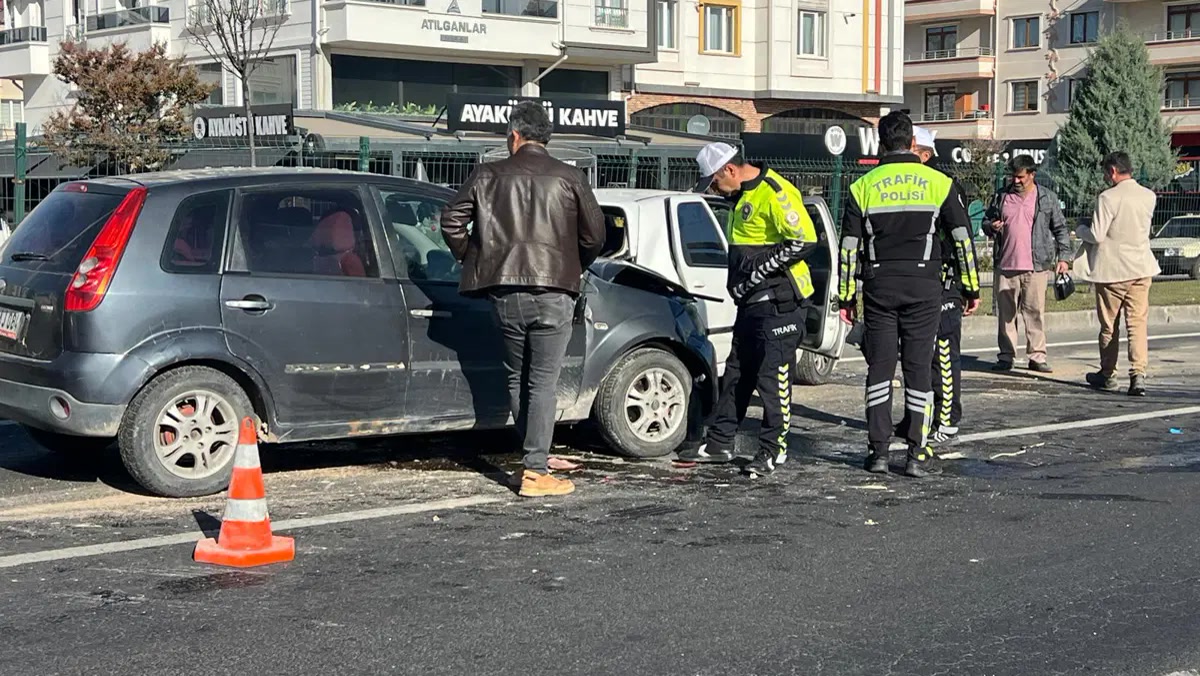 Nevşehir'de KPSS ortaöğretim sabahı 5 araç birbirine girdi: kazada kaç kişi yaralandı?