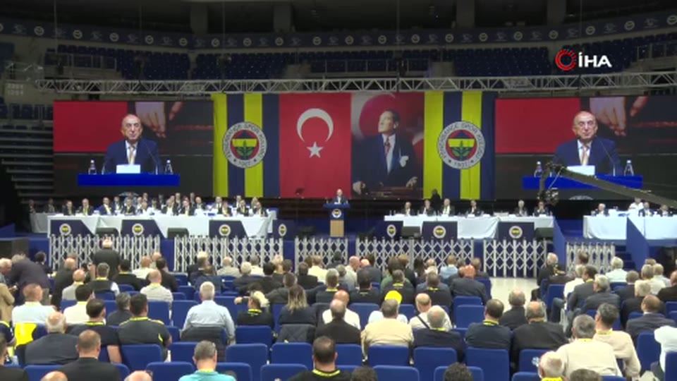 Nihat Özbağı Fenerbahçe Olağan Genel Kurulu'nda konuşuyor