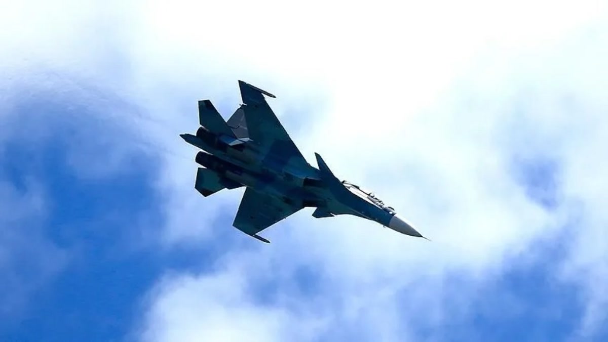 Nijer'de askerî darbe girişimi: Niamey pistine Cezayir'in dört Su-30'u indi, uçakları kim çağırdı?
