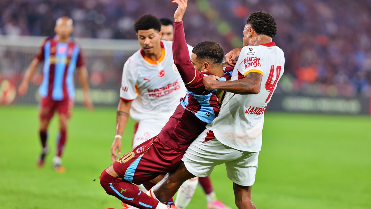 Okan Buruk'a Yönetici İsyanı: Galatasaray'da 4-0 Sonrası Neler Oldu?