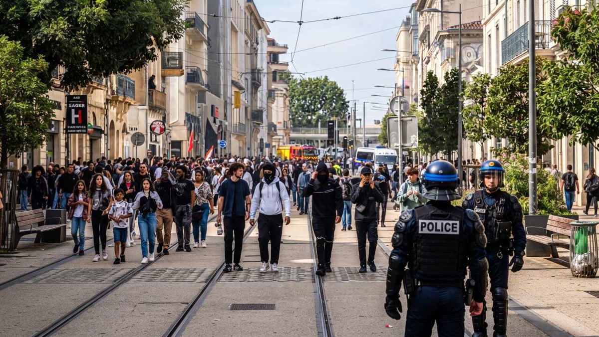 Paris'te öğrenci protestoları Fransa'yı sardı: pazartesiden bu yana 5 bini aşkın gözaltı, liseliler ne istiyor