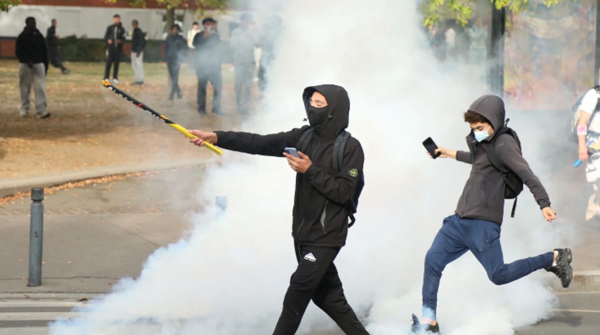 Paris'te öğrenci protestoları Fransa'yı sardı: pazartesiden bu yana 5 bini aşkın gözaltı, liseliler ne istiyor