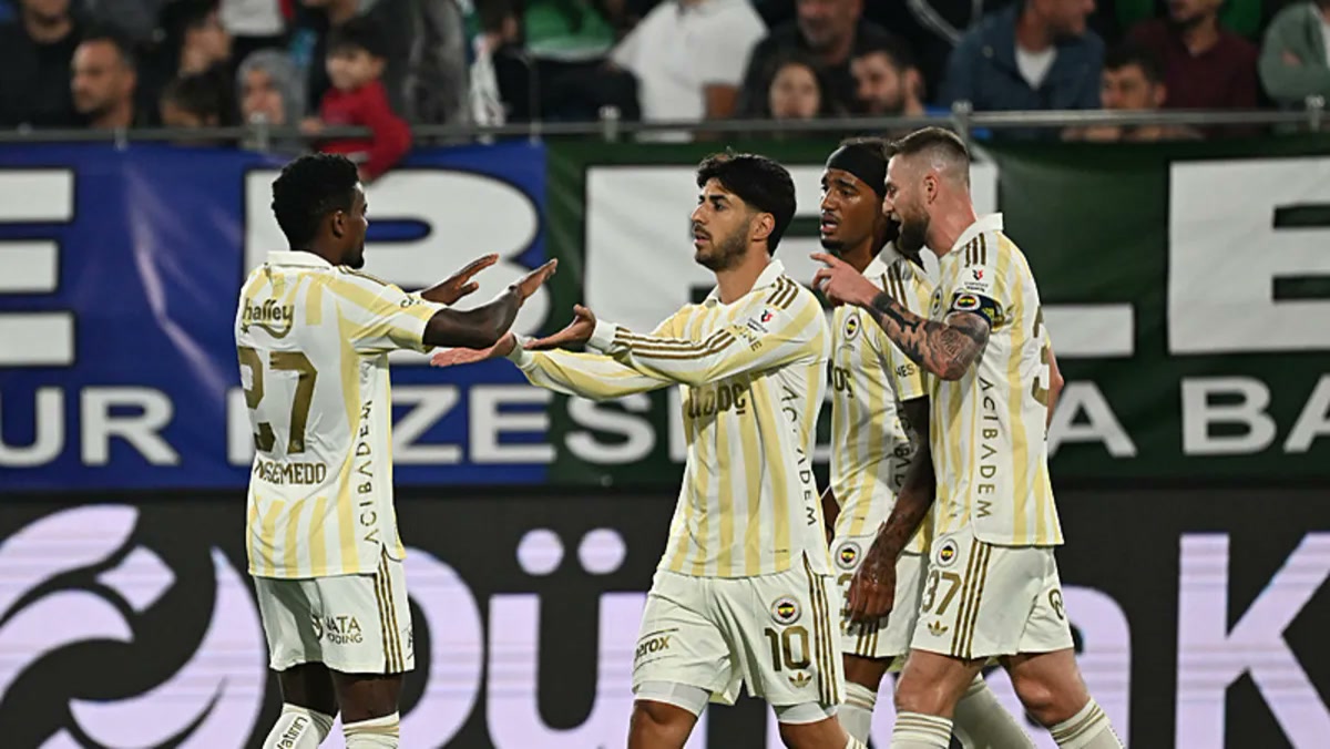 Rize'de Rizespor - Fenerbahçe maçı 83. dakikaya kadar tek golle sallandı, yedekten giren ikili öyle bir şey ya