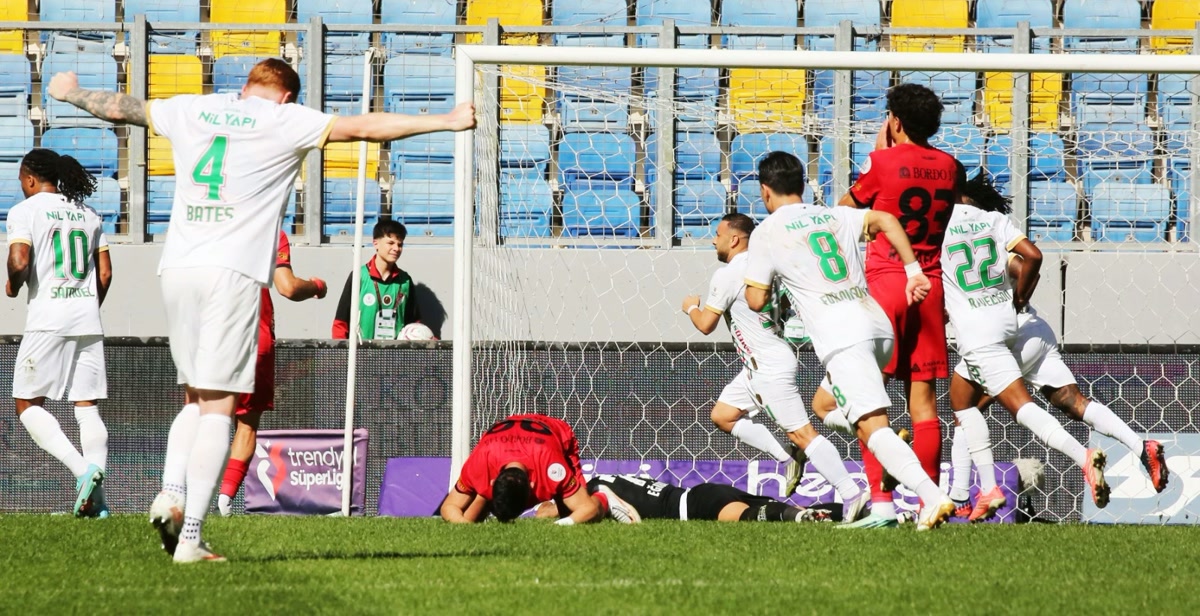 Rize'den Samsun'a Süper Lig maç özetleri: Cumartesi 4 maç, 10 gol; 90+3'te kurtaran takım hangisi?