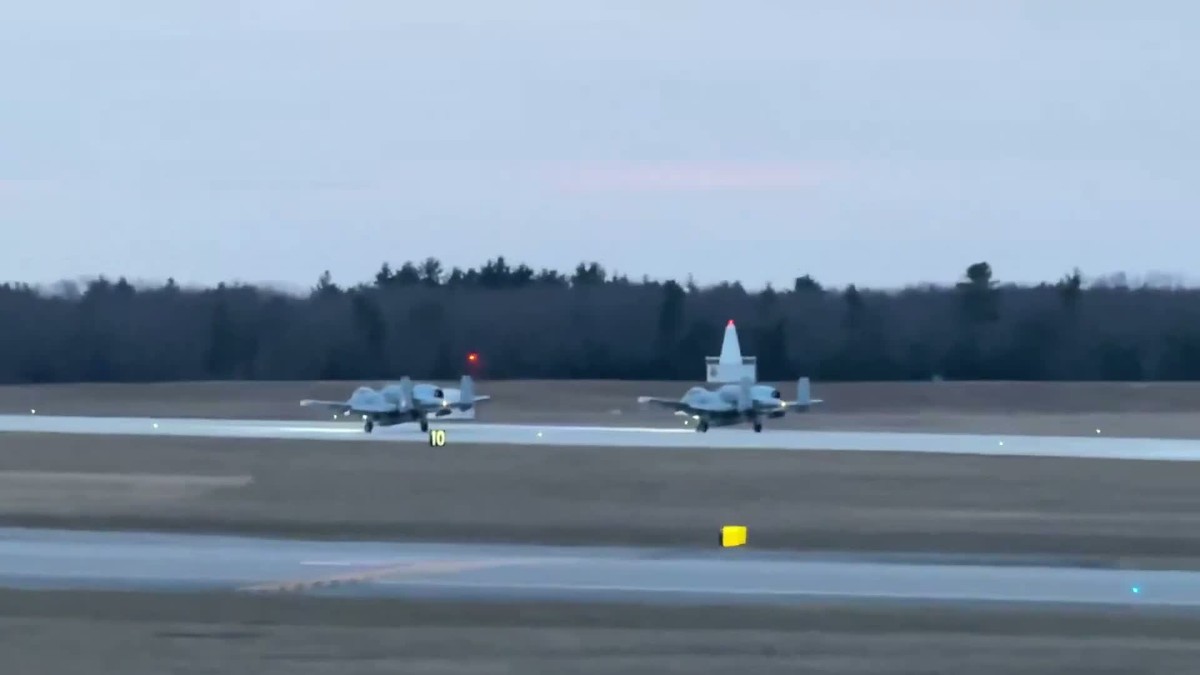 RussiaForceStan hesabının paylaştığı görüntülerden bir kare: savaş uçakları pistte