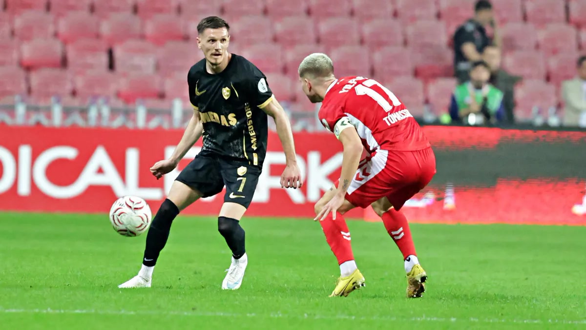 Samsun'da Samsunspor - Amed maçında iki kırmızı kart çıktı: Süper Lig'in 9. haftasında puan durumu nasıl değiş