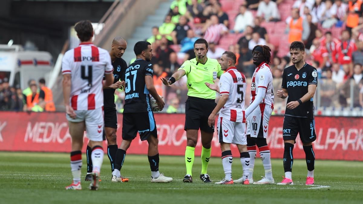 Samsun'da Samsunspor - Trabzonspor derbisinin kaderini 12 dakika çizdi: Karadeniz'de o dakikalarda ne oldu, kı