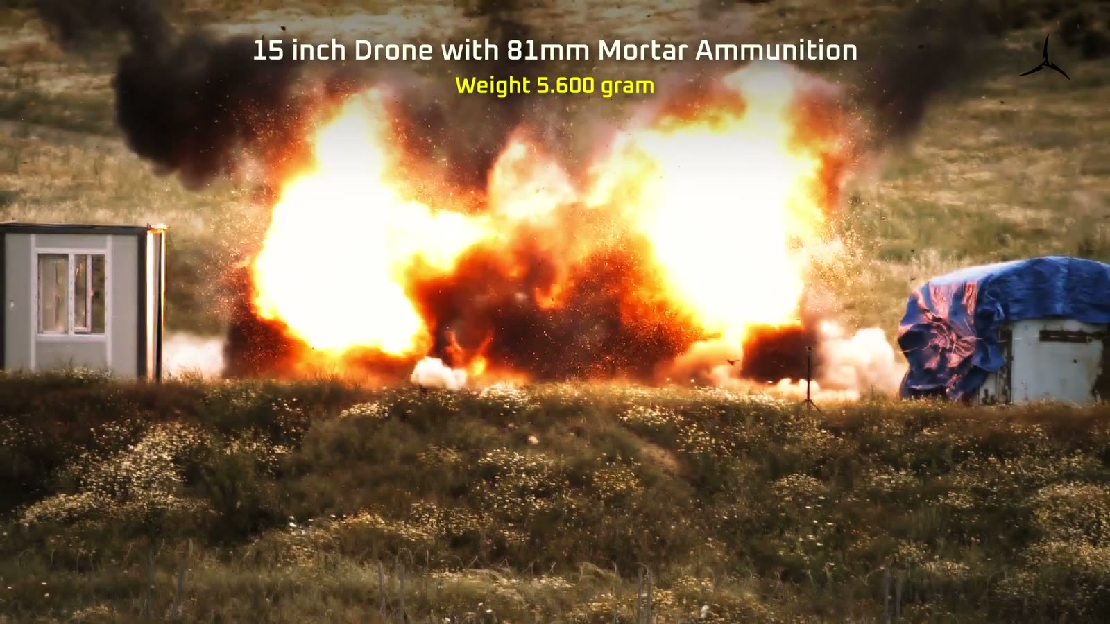 15 inçlik FPV drone, 81 mm havan mühimmatıyla hedefi vuruyor