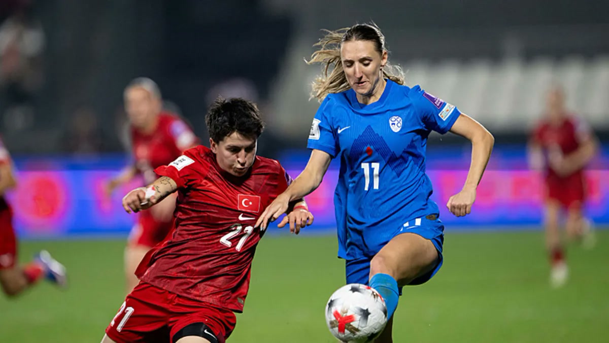 Slovenya'da A Milli Kadın Futbol Takımı, Dünya Kupası elemeleri rövanşında 3-3'ün ardından 28. dakikada öyle b