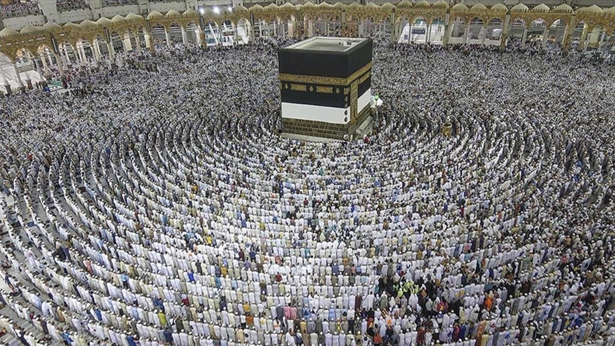 Suriye'de 2011'den beri kapalı yol açıldı: kara yoluyla umreye çıkanlar Şam'dan sonra öyle yerlerden geçiyor k