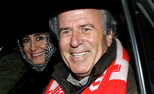 Mustafa Denizli ve başörtülü eşi Tahran'da, Aralık 2011