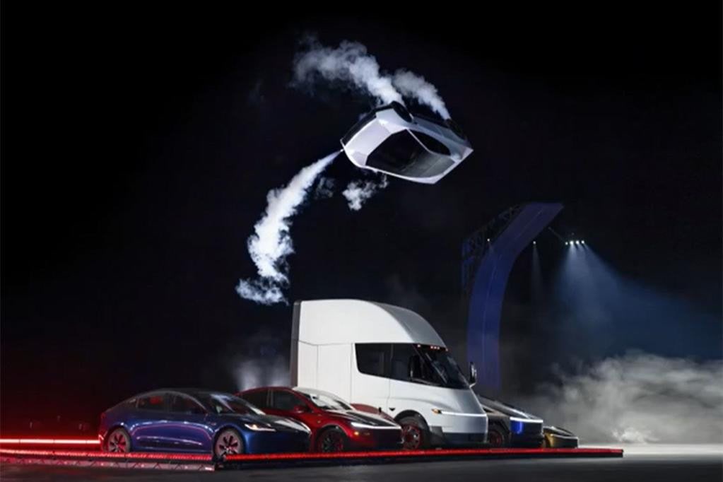 Teksas'ta Tesla Roadster yan yana park edilmiş araçların üzerinden havalandı: Elon Musk “uçan otomobil” için ö