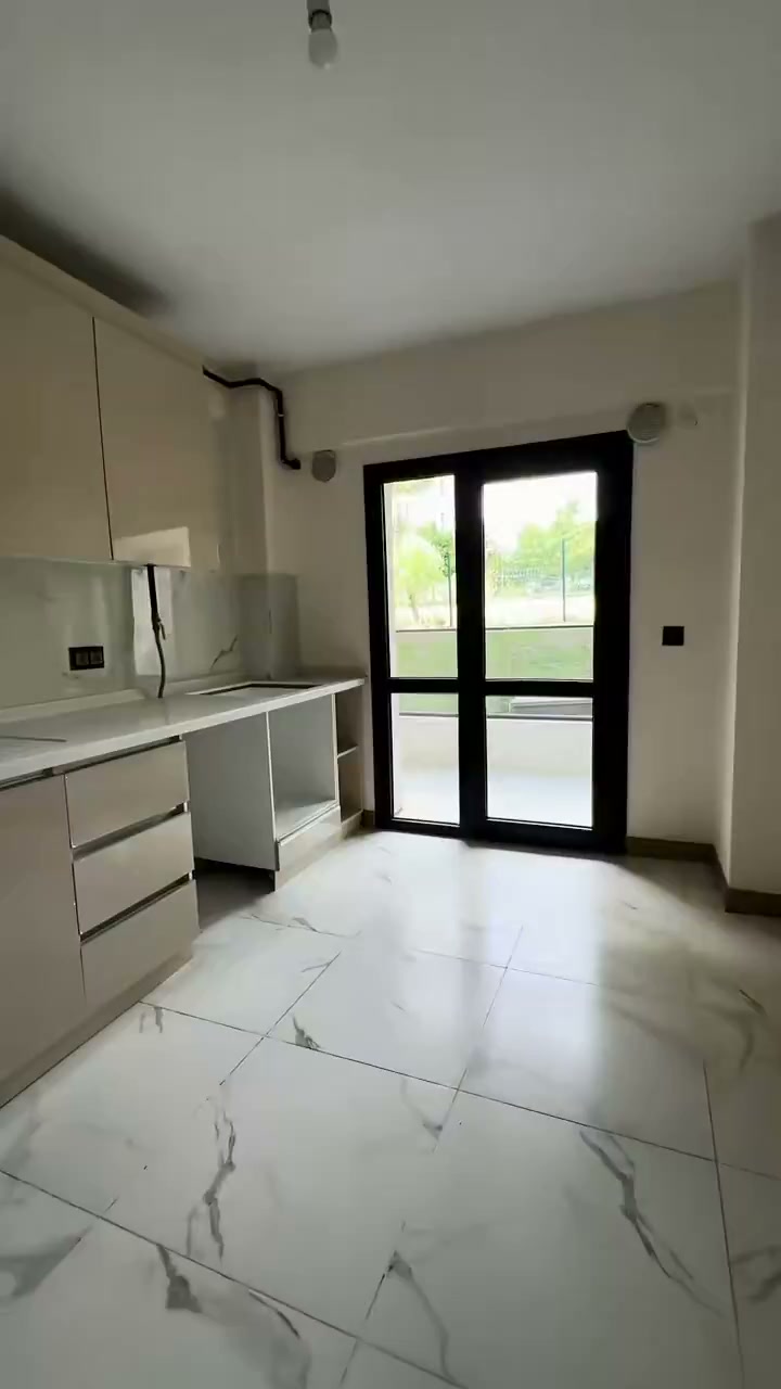 Ataşehir'deki kiralık TOKİ dairesinin mutfağı
