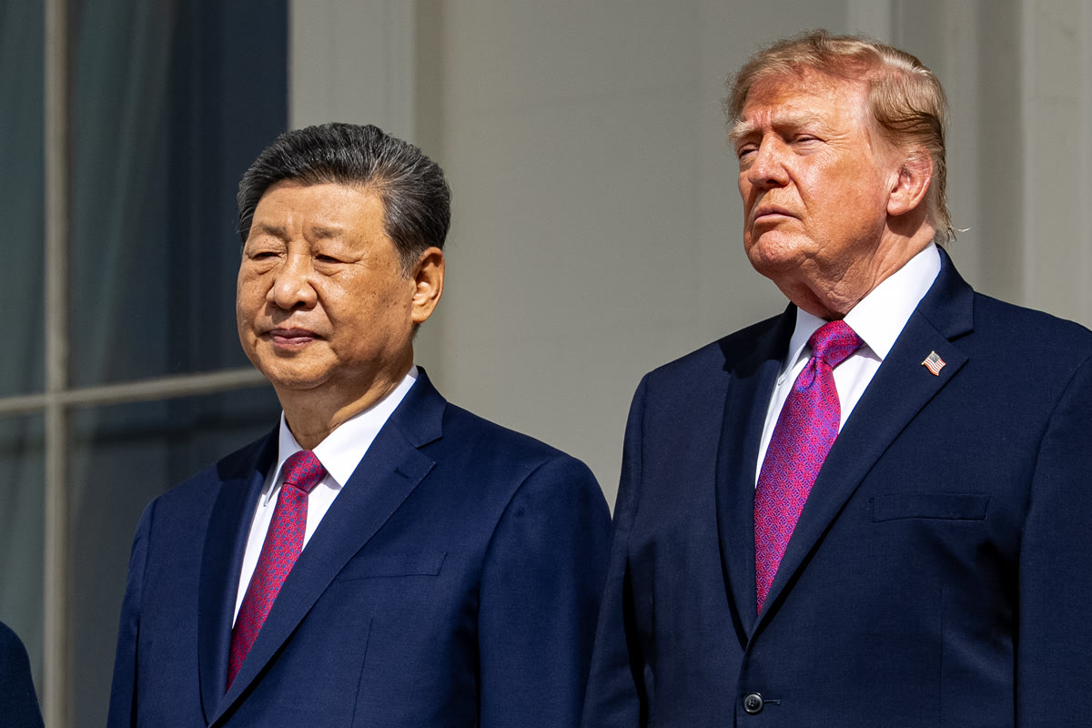 Trump ve Şi Jinping görüşme anı