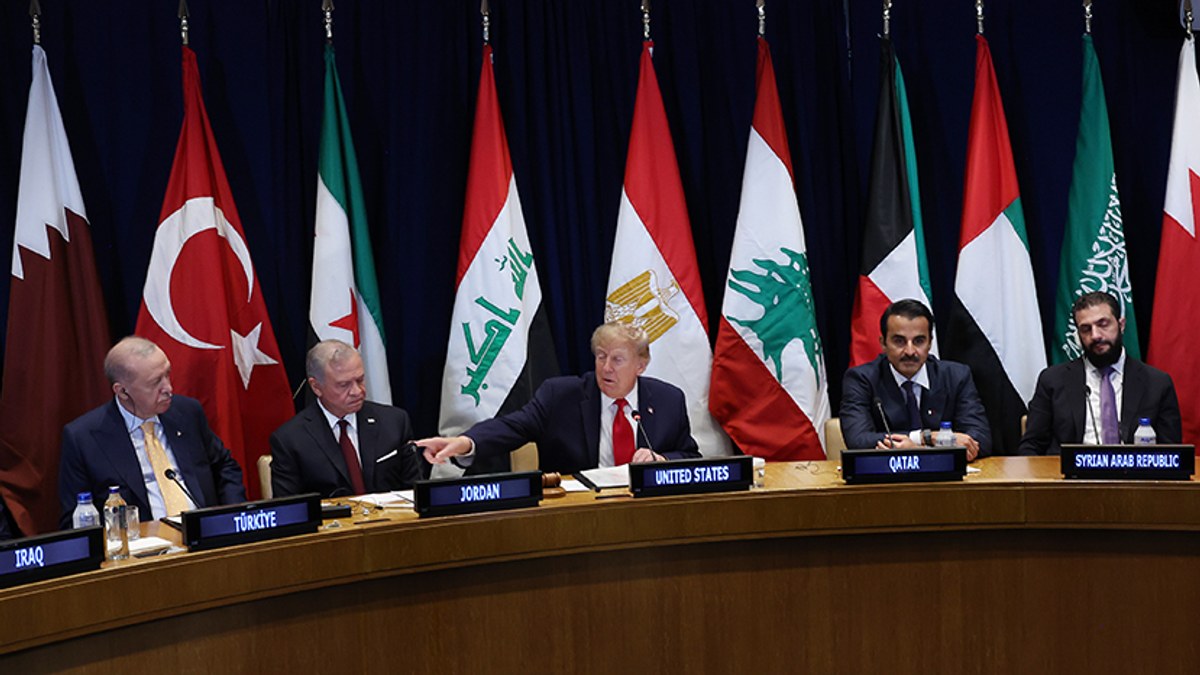 Trump New York'ta kürsüye çıkıp Erdoğan'ı işaret etti, ağzından çıkanlar salonu inletti: Peki Trump Erdoğan için ne dedi?