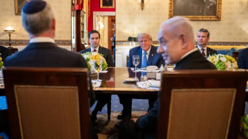 Trump ve Netanyahu Beyaz Saray'da aynı masada
