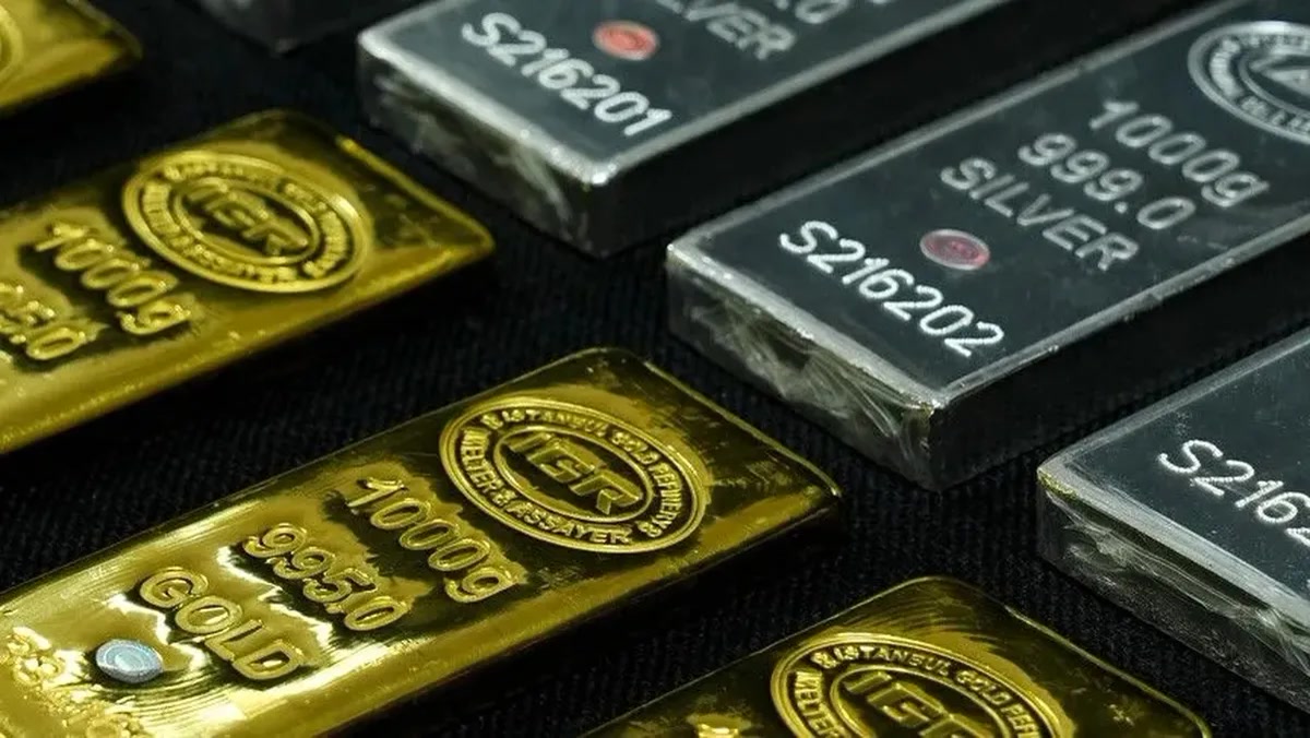 Türkiye'de değerli metal fiyatları sert düştü: gram altın kaç liraya geriledi?