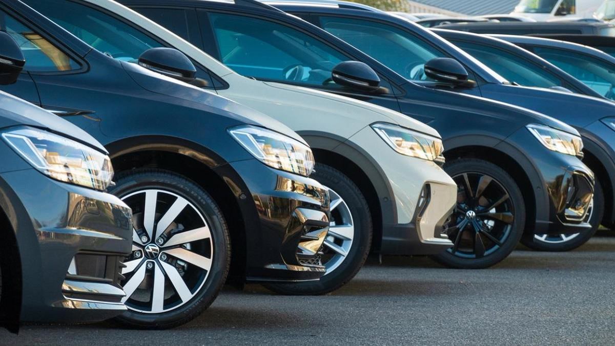 Türkiye'de ikinci el araç fiyatları 19 ayda reel yüzde 36 eridi, etiket yerinde saydı: ikinci el otomobilde dü