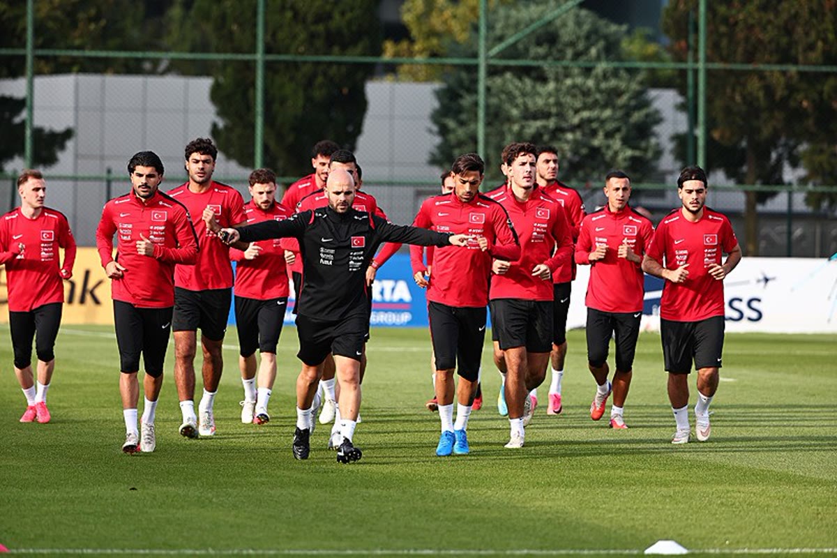 A Milli Takım, İtalya maçı öncesi antrenmanda (kapak önerisi)