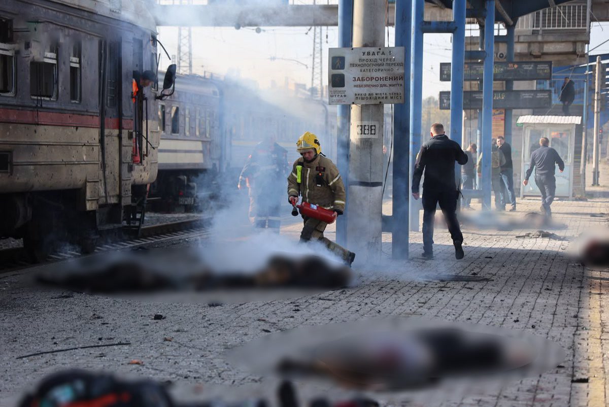 Ukrayna'da Dnipro tren istasyonu İHA ile vuruldu: peronda hangi trenler bekliyordu?