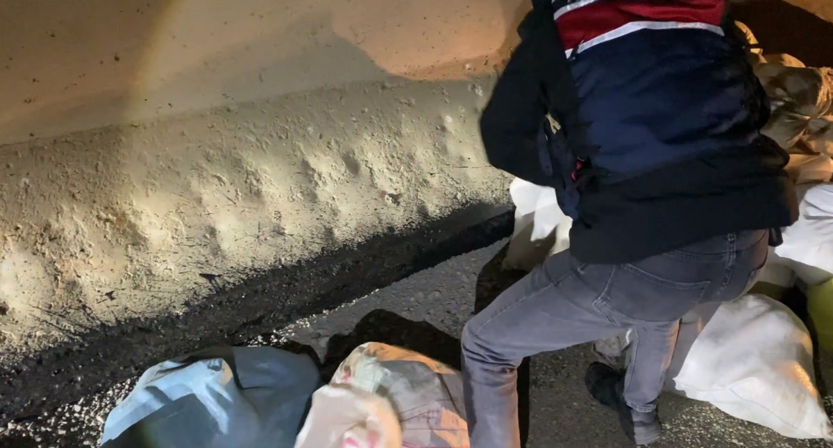 Van'da 517 kilo uyuşturucu operasyonu: 471 kilosu esrar çıktı, peki kalan 46 kilo ne?
