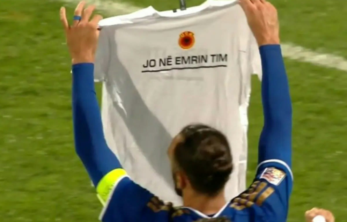 Vedat Muriqi gol sevinci: Kosova-İrlanda maçında tişörtlü kutlama