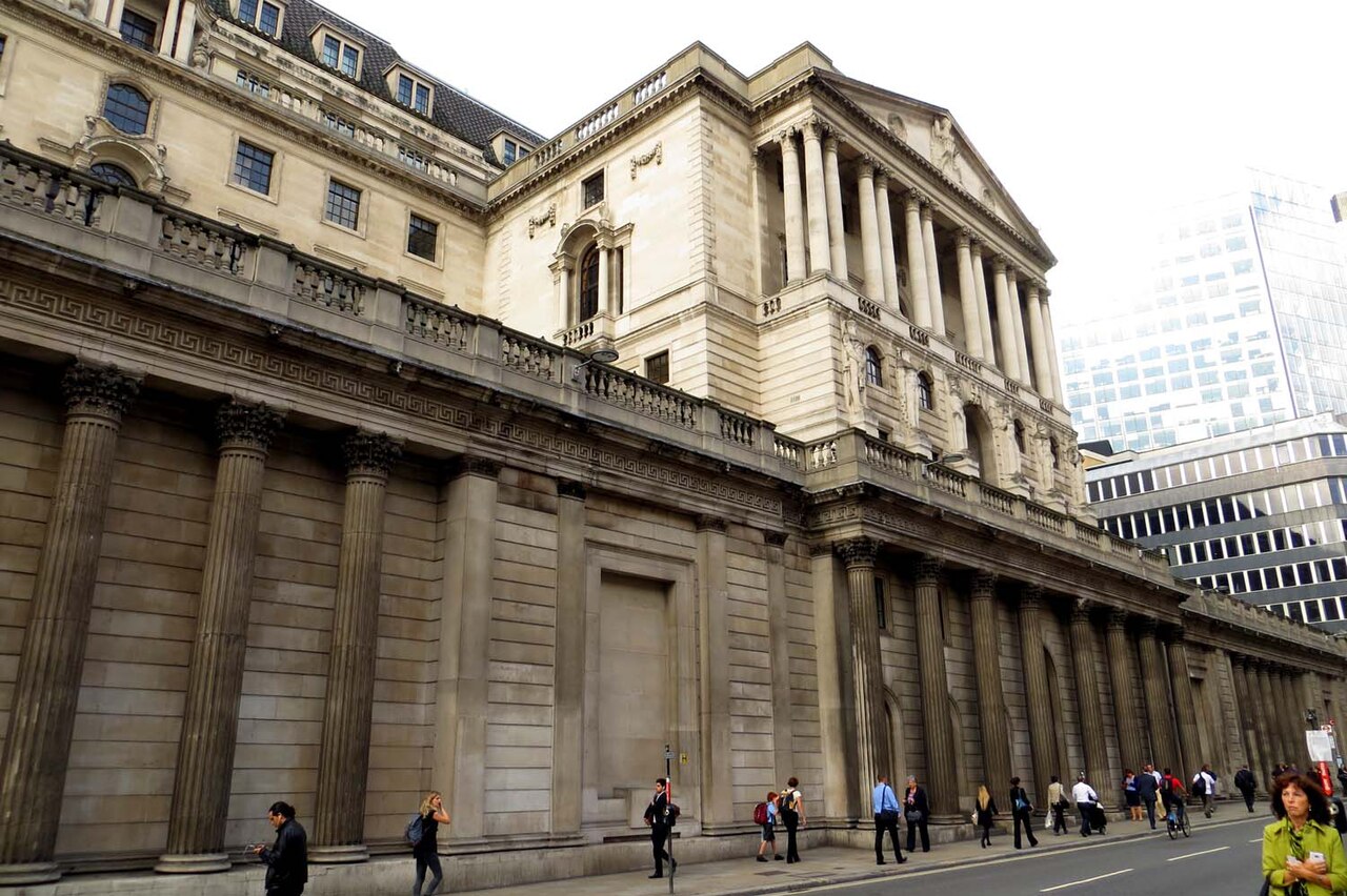 Altının 2019'dan beri tutulduğu İngiltere Merkez Bankası binası, Threadneedle Street, Londra