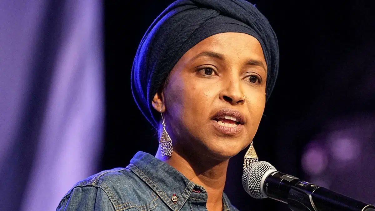 Washington'da federal ajanlar sabahın 06.00'sında Müslüman Kongre üyesi Ilhan Omar'ın kapısına dayandı: aranan