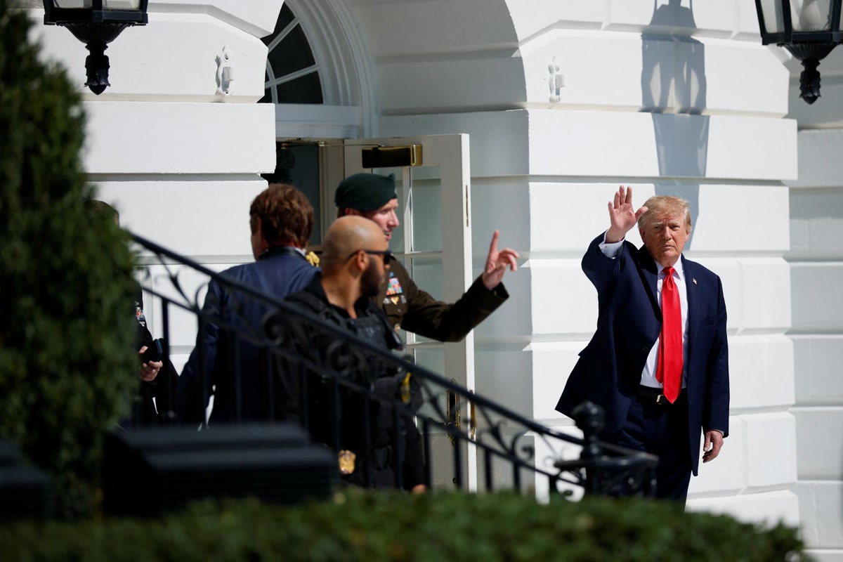 Washington'dan İran'a gözdağı: Trump, Tel Aviv'e giden FlyDubai uçağındaki kokpit bıçaklamasında öyle bir cüml