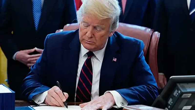 Washington'da Trump Rusya yaptırımlarını yürürlüğe iki gün kala askıya aldı: 'ulusal çıkarlar' kararnamesinin 