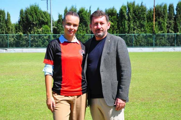 Zeynep Mestan ve Turgutluspor Başkanı Yılmaz Gençtürk sahada